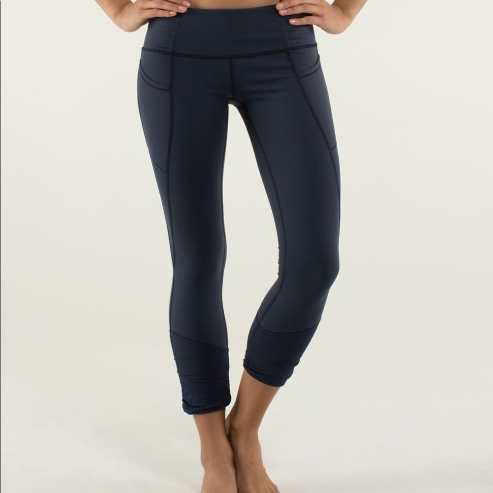Lululemon Blue Ruched practice daily Crop Leggings 8